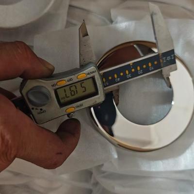 الغطاء الأساسي لـ 38 مليمتر و 50 مليمتر أنابيب مستديرة للشاشات