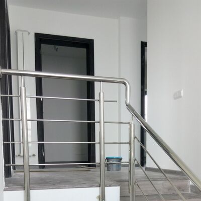 كوع درابزين قصير SS201 وSS304 وSS316 من الفولاذ المقاوم للصدأ بزاوية 90 درجة للأنابيب المستديرة مقاس 25.4-50.8 مم