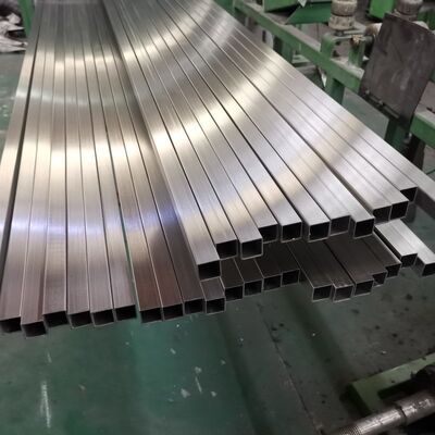 أنابيب مربعة ومستطيلة من الفولاذ المقاوم للصدأ بأبعاد 10 × 10 مم إلى 200 × 200 مم بسماكة جدار 1.5-5.0 مم للبناء والدرابزين